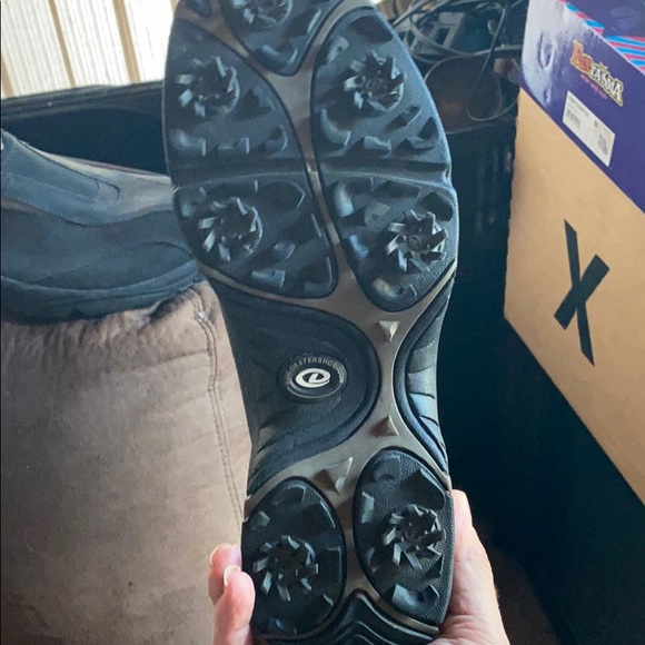 Golf shoes - Picture 3 of 4